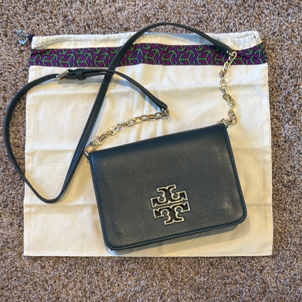 Tory Burch Dark Green and Gold Wallet on a Chain